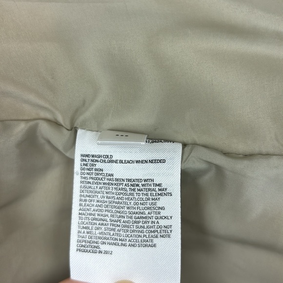 Uniqlo jacket - Picture 5 of 9